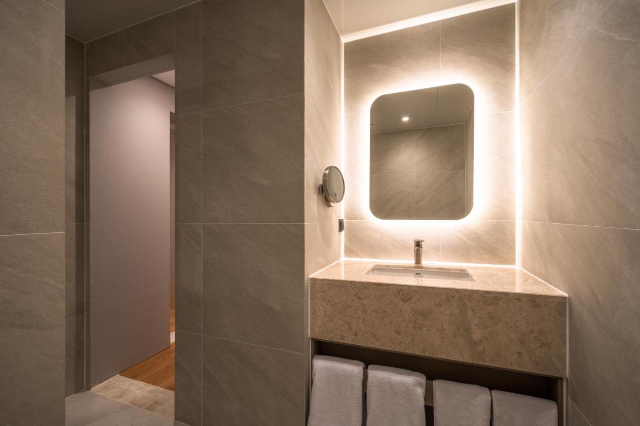 Comfort Inn Yeouido Сеул Экстерьер фото