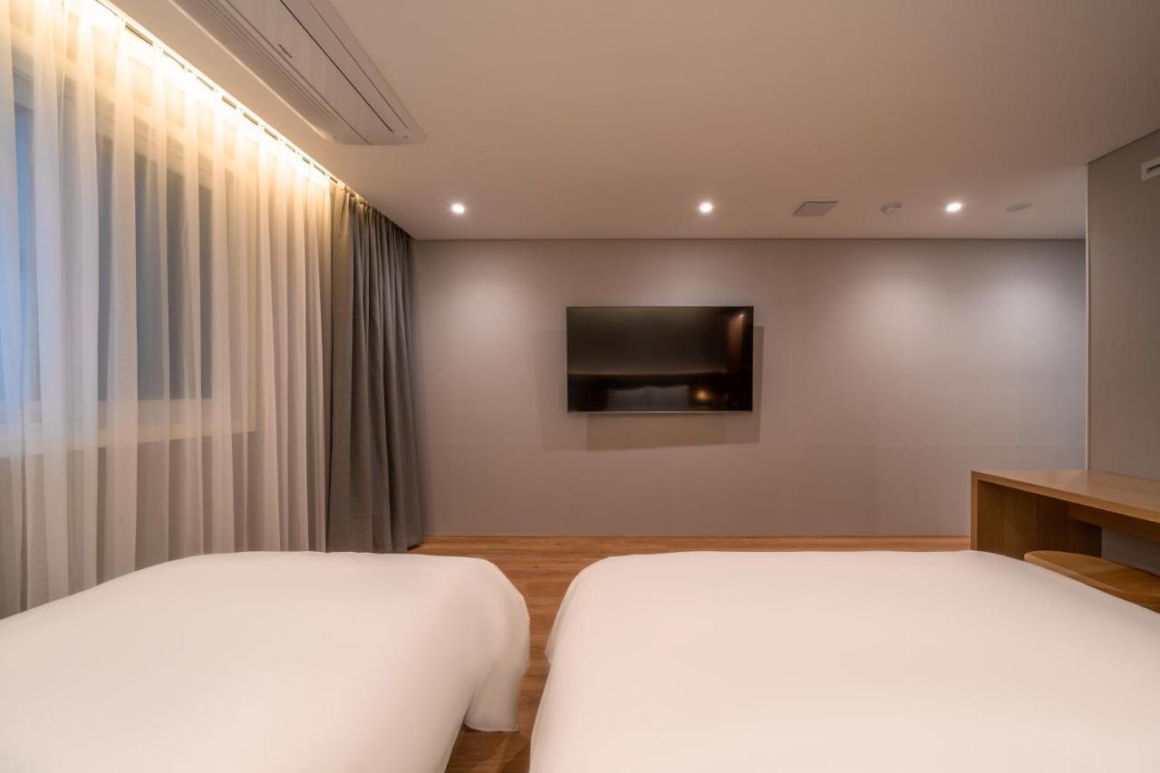 Comfort Inn Yeouido Сеул Экстерьер фото