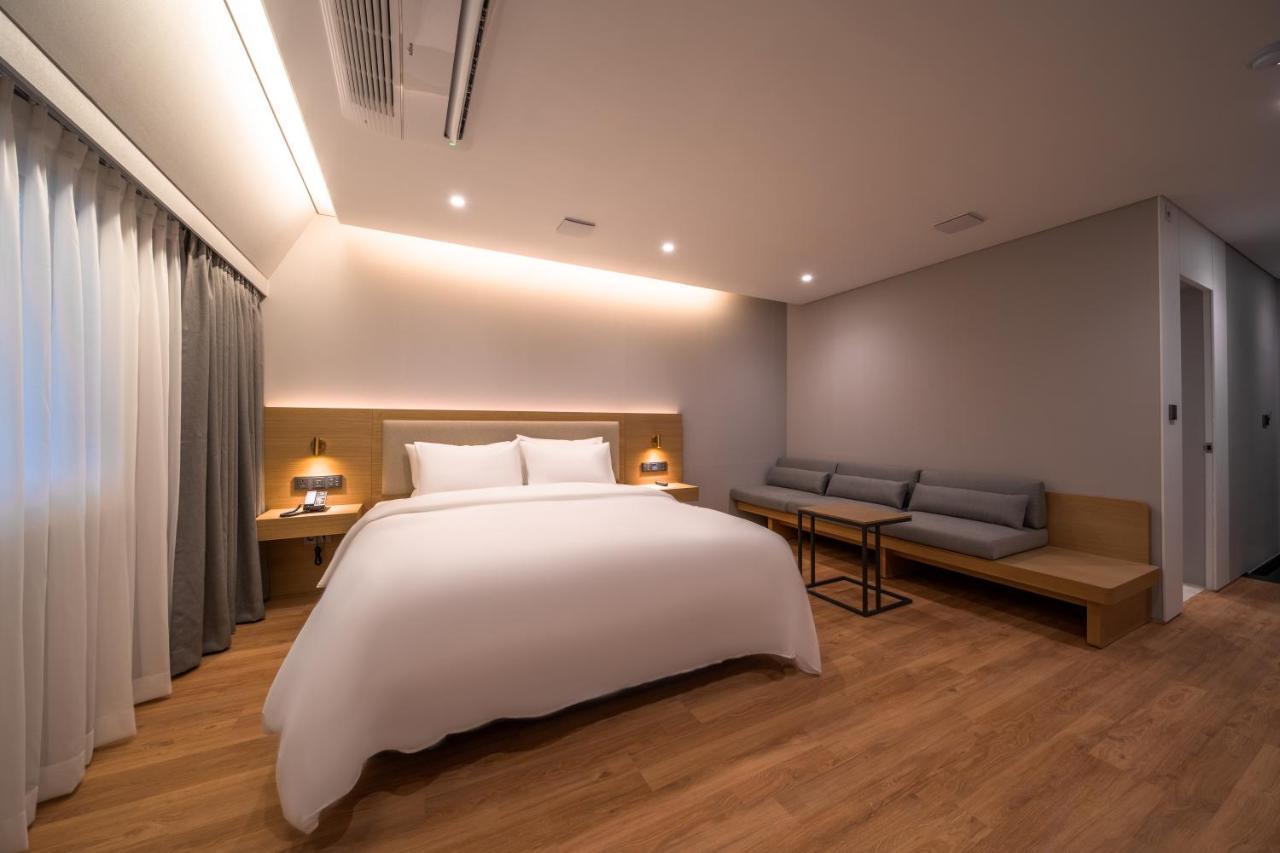 Comfort Inn Yeouido Сеул Экстерьер фото
